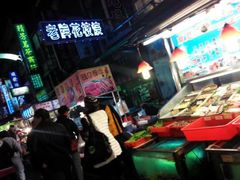 -六合夜市
