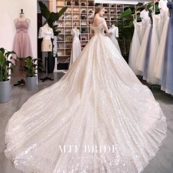 -满庭芳婚纱礼服店
