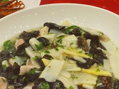 -侬佳蒸菜馆(听潮店)