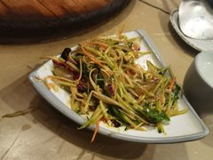 -万里闯关东铁锅炖菜馆(高新旗舰店)