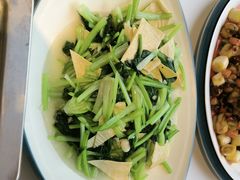 -赶海部落海鲜城(海阳路店)