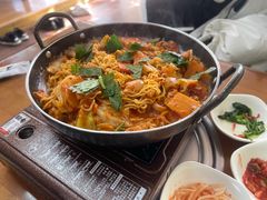 -亲昵春川鸡排(韩国美食街店)