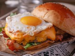 经典芝士汉堡-HIGH FIVE哈福手工汉堡(桂林路店)