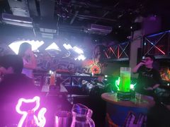 -UP嘻哈酒吧(粉巢店)