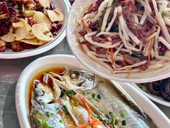 -丹水桥地锅鱼·翘嘴鲌·地方特色全鱼宴(丹江口大坝店)