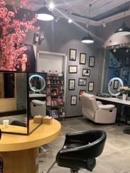 -时尚殿堂明星门店