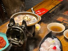 -老牌坊云南鱼豆花火锅(爱建店)