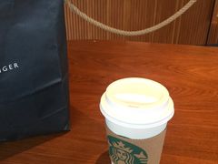 -星巴克(西安曲江银泰店)