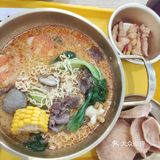 中午食堂一起来的朋友也说价格不贵，整整齐齐的食物