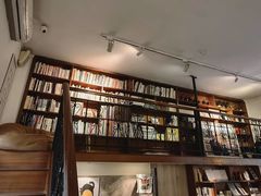 -彳亍咖啡·这里(水湾路店)