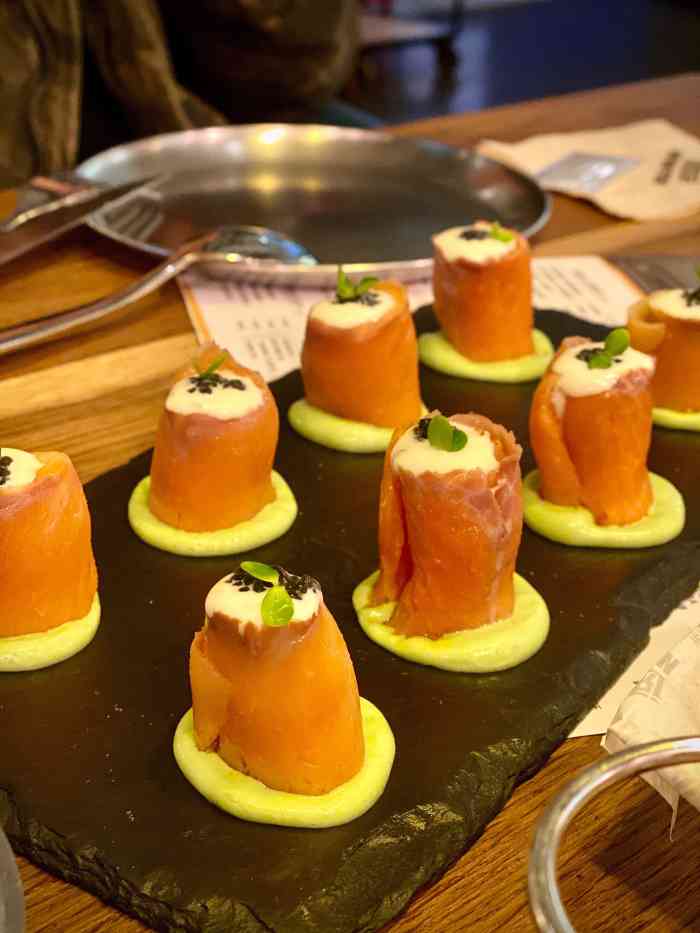 速度披萨(环球都会广场店)-"回头又回头客的强推人少去无论点什么都吃