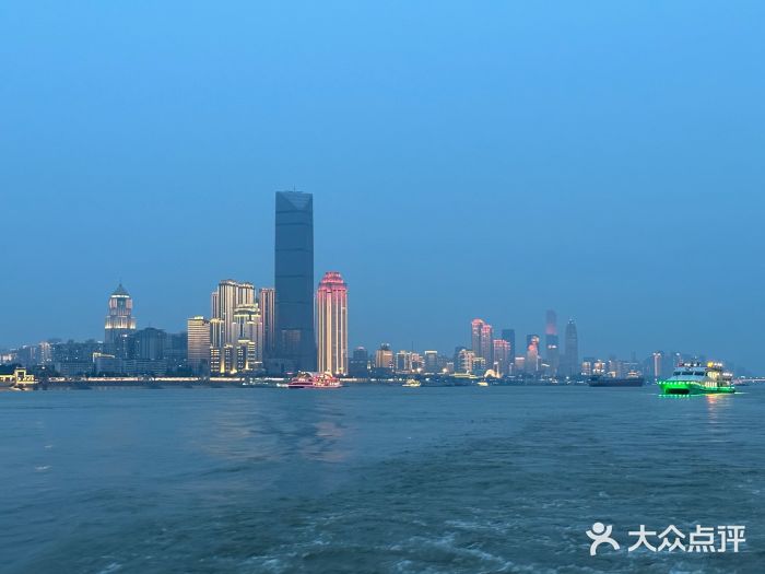 武汉两江游览·夜游长江(汉口粤汉码头)图片