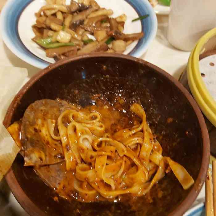 火齐潮汕砂锅粥(七里庄店)-"在商场楼上,去的时候是中午饭点,人不多.