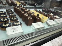 -UNI UNI(环亚凯瑟琳店)