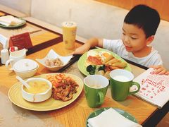 -华邑酒店·鲜艳全日自助餐厅