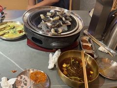 -围炉肉舍•炭烤活鳗•丹东海鲜烤肉(步行街店)