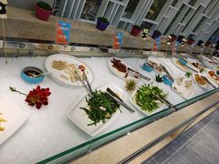 自助取餐区-绿岛港轩海鲜烤肉涮锅自助餐厅
