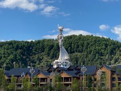 -剑河仰阿莎温泉小镇