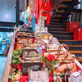 十几年的中古店，包包海洋
