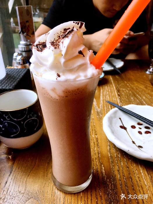 阿吾罗日本料理(k11艺术中心店)香蕉巧克力奶昔图片 - 第1张