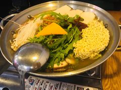 部队火锅-富乐满韩国正宗炸鸡韩国料理(虹泉路店)