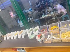 自助取餐区-老表牌·蛙蛙鸡冷锅鱼(成都东站店)