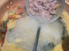 -洱火云南酸菜牛肉火锅(石景山当代商城店)