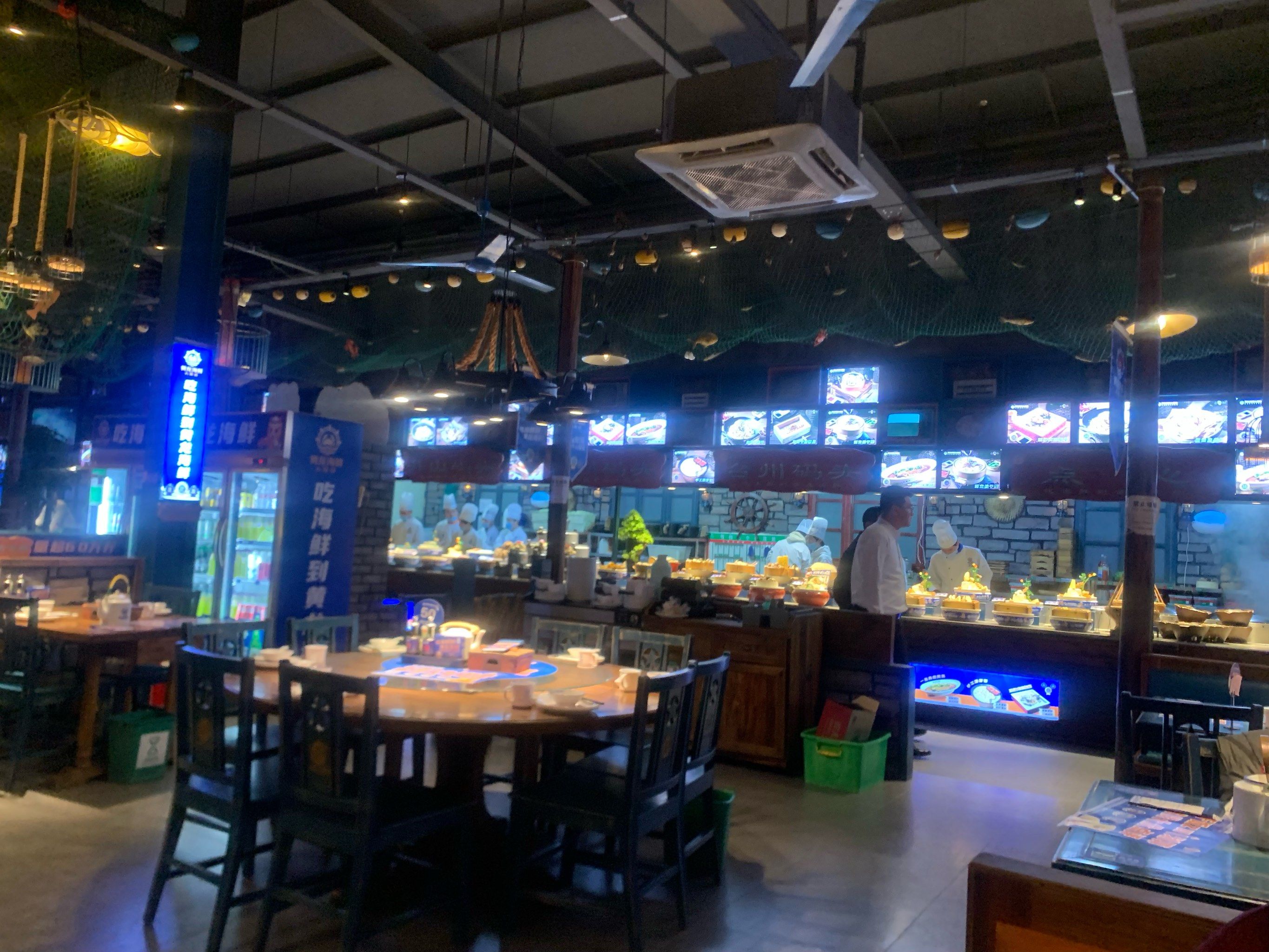 品味中原美食：海鲜餐厅的新宠儿