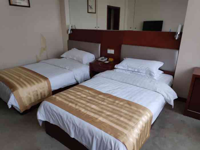 凤西宾馆-"之前去南京参加业务培训,培训的地点就定在.