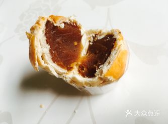 蛋黄酥?是蛋黄莲蓉酥啦!!