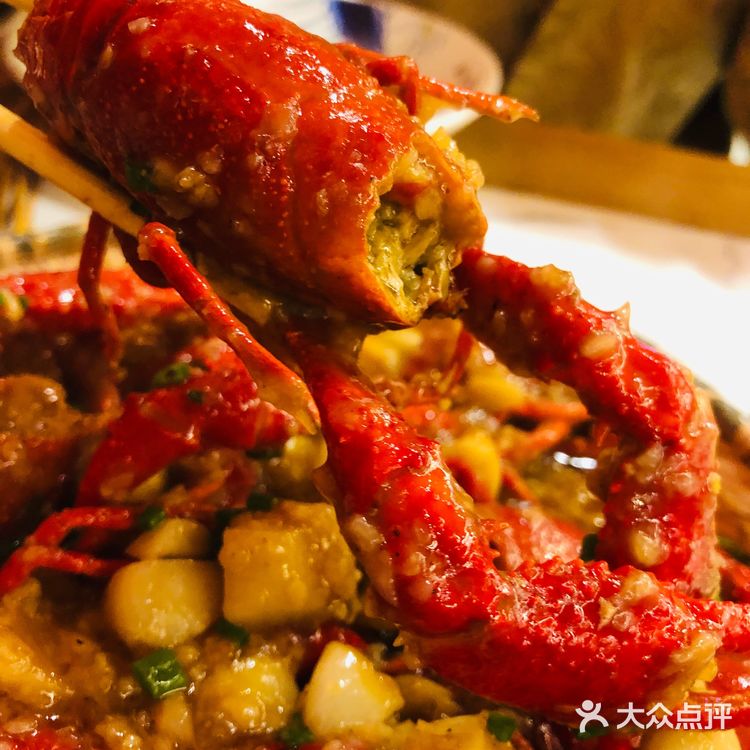 某三和小辉哥我站小辉哥