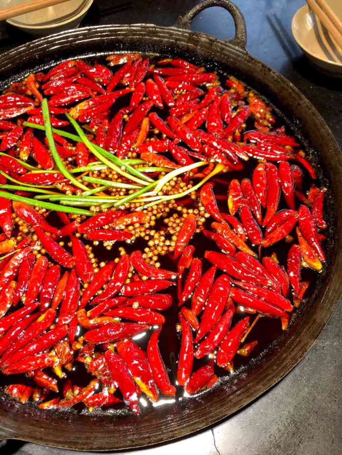 江渝10号老火锅-"前段时间比较热,朋友突然想吃火锅,然后想.