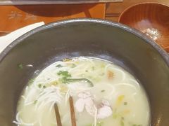-银米·云南传统过桥米线(双廊黑金冠店)