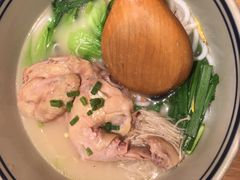 -刀小蛮半只鸡过桥米线(家乐福四元桥店)