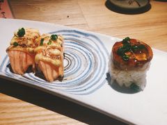炙烤三文鱼手握-初居食屋日式料理(万象城购物中心店)