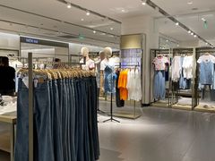 -URBAN REVIVO(七宝领展广场店)