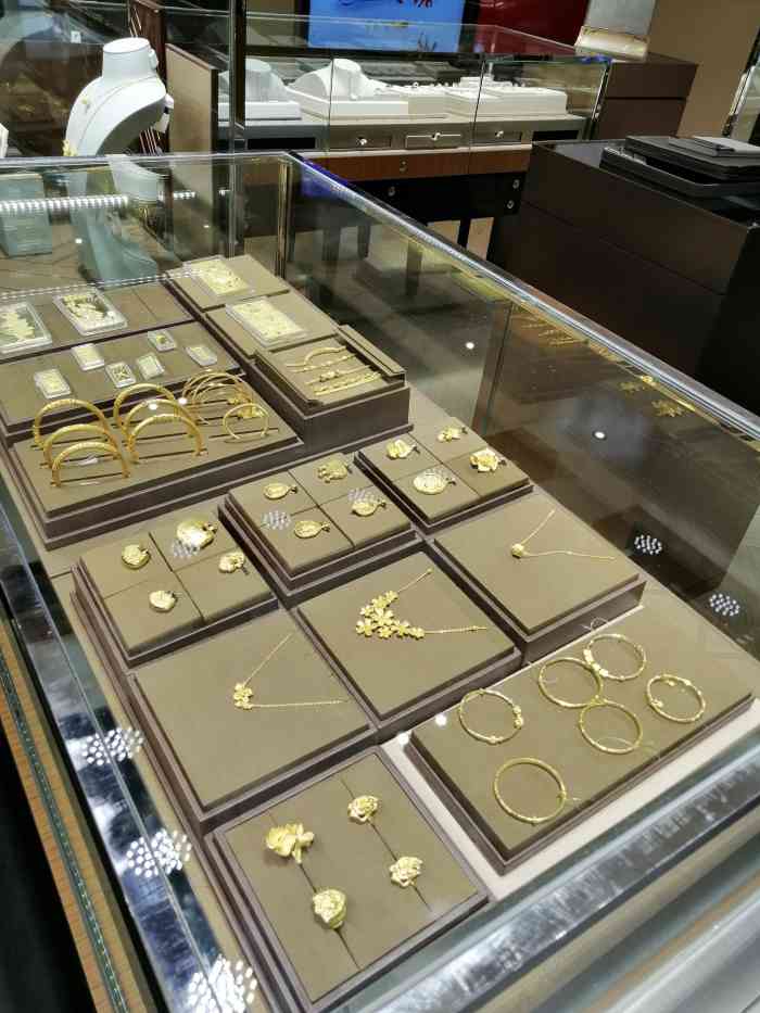 周大福chow tai fook(南京西路新世界百货店)-"态度