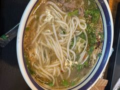 -云阿蛮云南生烫牛肉米线(奉贤路店)