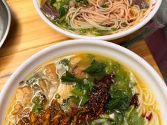 -文山荷鲜居(翠湖店)