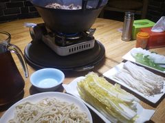 -茸梅路右拐龙虾-农家菜(松江店)