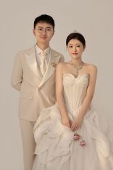 -雪中彩影婚纱摄影·微光艺术中心