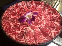 手工切牛肉-养心殿台式养生锅(铜锣湾店)