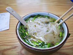 -什家婆乌鸡米线(阳光街店)