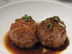 鸭蛋黄狮子头-梅飞酒家(桑园路店)