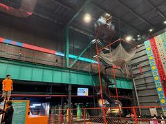 -极限PLAY运动娱乐新世界·团建派对表演休闲馆·室内高空游乐园