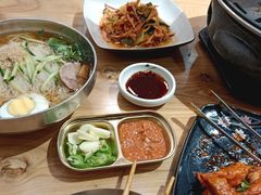 -青瓦餐厅·生鱼片·韩园烤肉(西塔店)