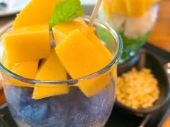 -Chom Cafe and Restaurant