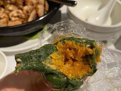 咸蛋黄肉松青团-小厨娘淮扬菜(清江苏宁广场店)