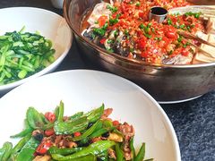 -鱼鲜饭香·招牌汽锅剁椒鱼头王