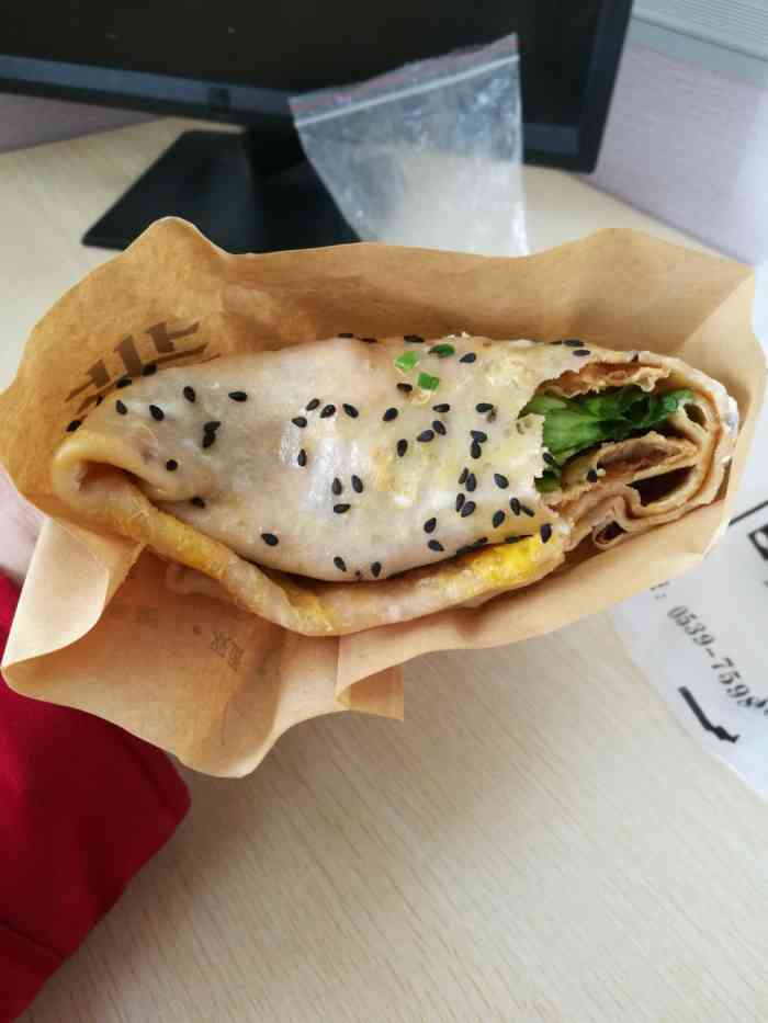 芈八子煎饼果子(金雀山路店)-"无肉不欢的我点了鸡排和培根味的煎饼